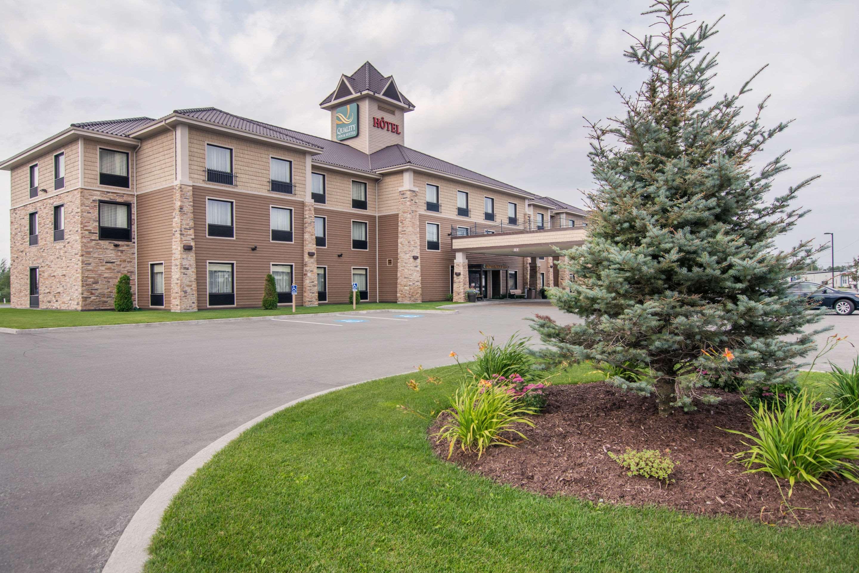 Quality Inn & Suites Val-d'Or Exterior foto